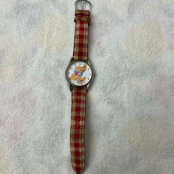 Winnie the Pooh & Cherry Basket 90s Watch Disney Timex. Works - Picture 2 of 6